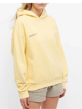 Pangaia 365
Hoody in
Buttercup
Yellow rare $160 L spring casual unisex